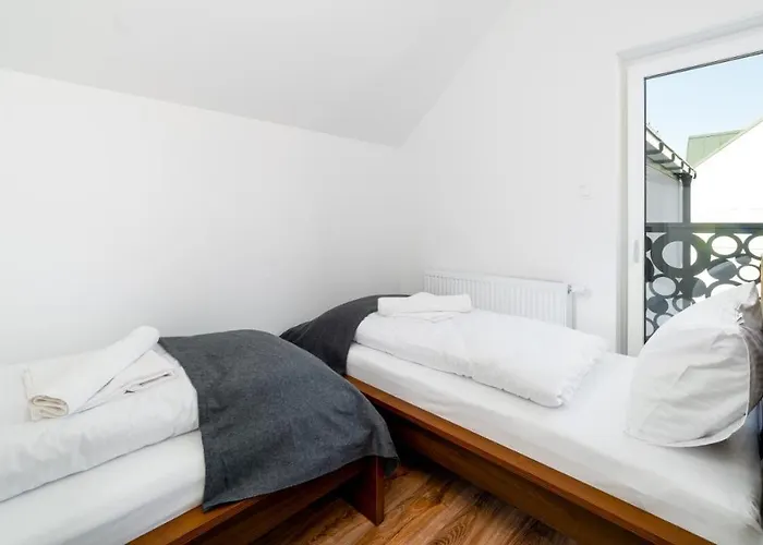 Sikorskiego Ii, Sun & Snow *